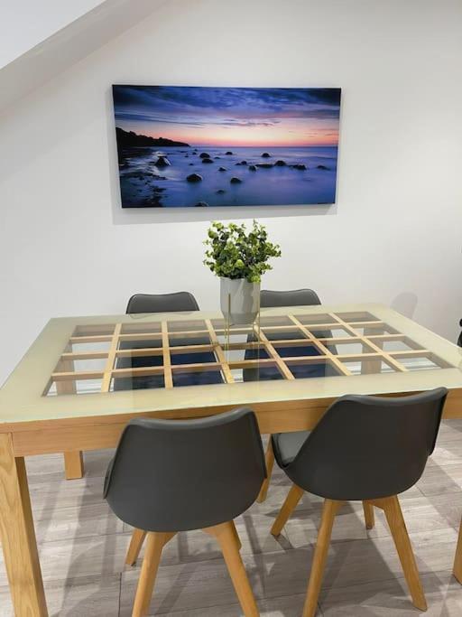 Apartment Maisy - Two Bed Lux Flat - Parking, Netflix, Wifi - Close To Blenheim Palace & Oxford - F2 *
