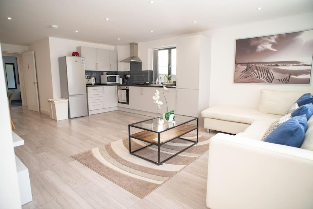 Apartment Maisy - Two Bed Lux Flat - Parking, Netflix, Wifi - Close To Blenheim Palace & Oxford - F2 *